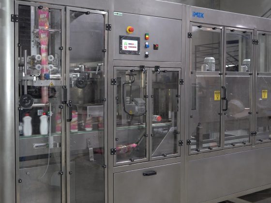 Fabricante de rótulo sleeve: o papel real de cada empresa na cadeia e onde a IMEK se posiciona