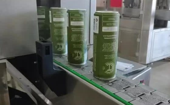 Rótulo sleeve para sucos naturais: impacto visual, segurança e valorização do produto